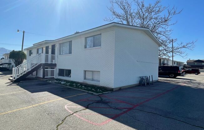 1900 West Apartments