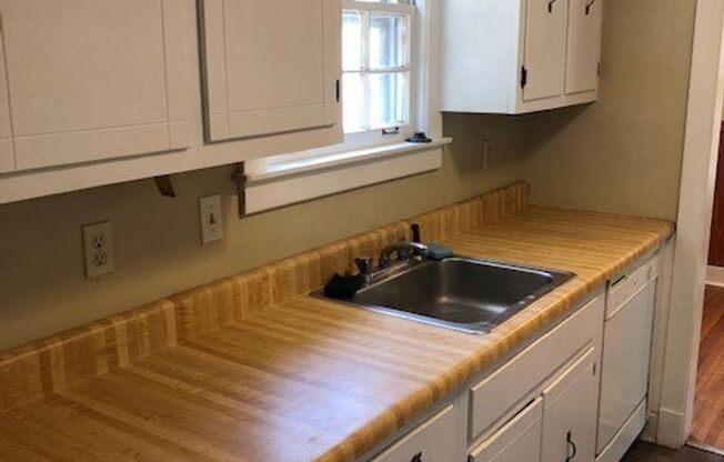3 beds, 2 baths, 1,852 sqft, $1,750, Unit 148