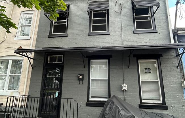 48 DICKINSON ST