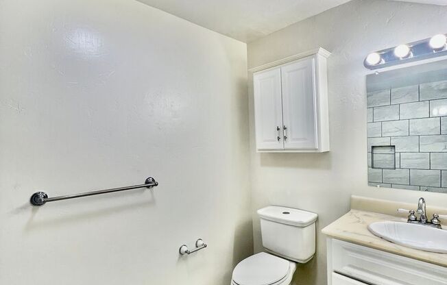 3 beds, 2 baths, $3,200