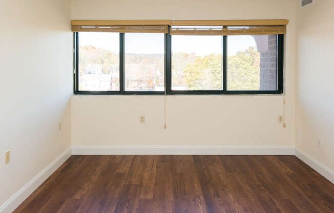 2 beds, 1.5 baths, 930 sqft, $1,955, Unit 603