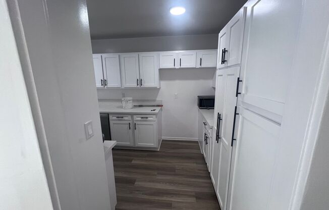 2 beds, 2 baths, 1,200 sqft, $4,298