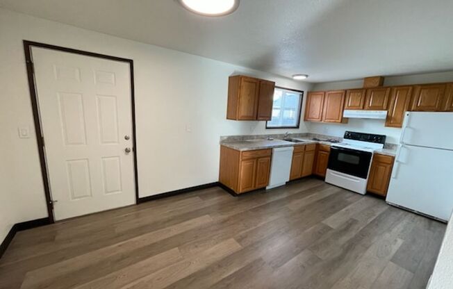 3 beds, 1 bath, $2,100