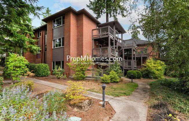 One Bedroom Condo w/ Lake Views - NEW PHOTOS!