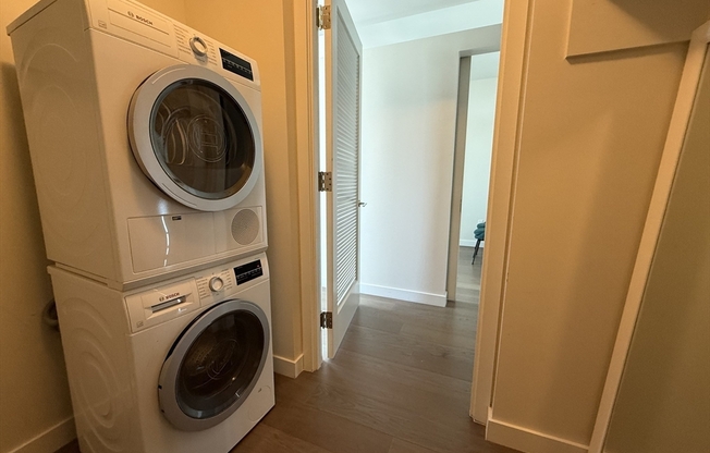 1 bed, 1 bath, 612 sqft, $3,800, Unit 27G