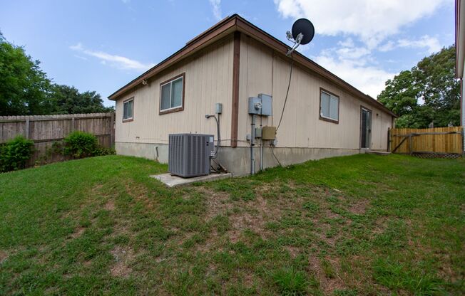 3 beds, 2 baths, $1,650