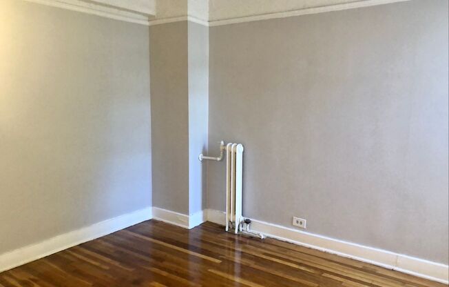 2 beds, 1 bath, 844 sqft, $1,425, Unit 2A
