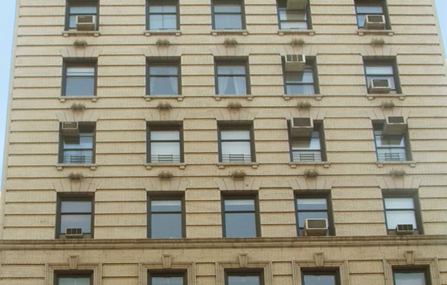 116 W 14 ST