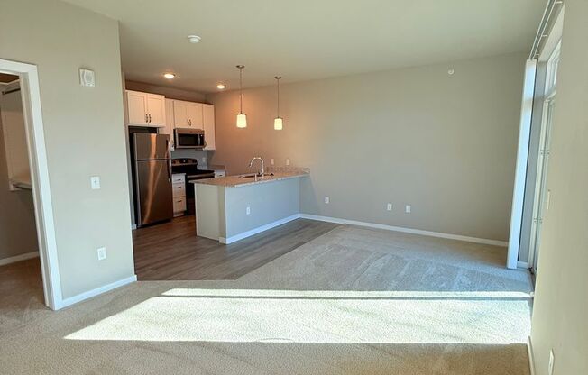 Studio, 1 bath, 563 sqft, $1,550, Unit 104-212