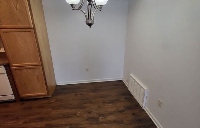 1 bed, 1 bath, 850 sqft, $1,050, Unit 8-802