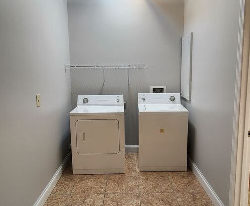 Studio, 1 bath, 750 sqft, $1,150, Unit Studio 5