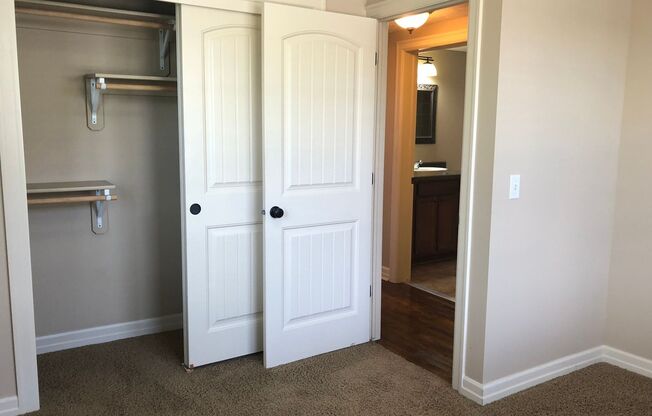 2 beds, 1 bath, 800 sqft, $1,295, Unit 601 - Unit 105 B800
