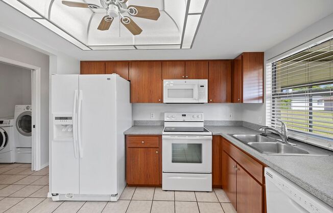 3 Bed 2 Bath 2 car Garage Full Back Of Home Lanai Small dogs under 20#