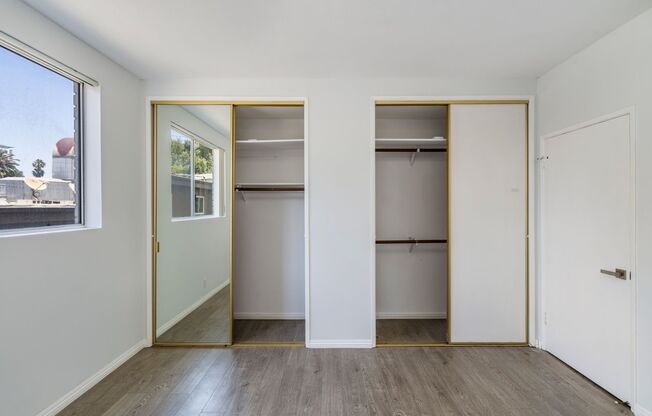 Luxury Living at 1377 S Beverly Blvd, Los Angeles, CA 90024