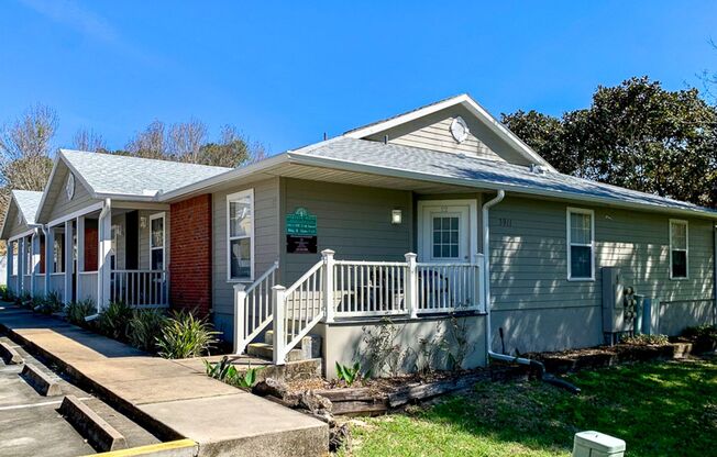 2 beds, 2 baths, 664 sqft, $1,195, Unit 10