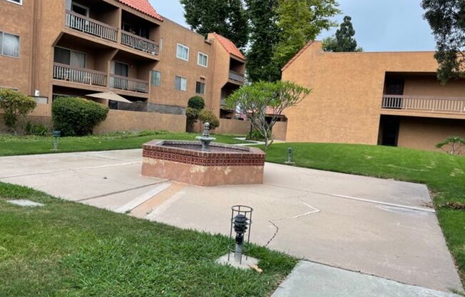 1 bed, 1 bath, 754 sqft, $2,595, Unit Warner #216