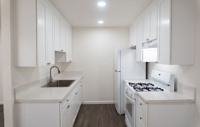 2 beds, 1 bath, 748 sqft, $2,245, Unit 1429