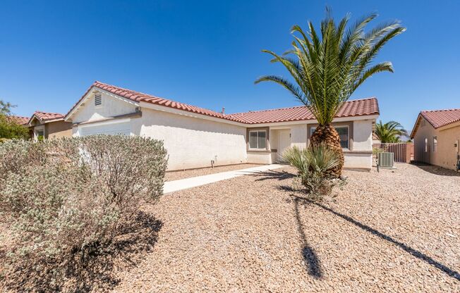 Beautiful 3 bedroom 2 bath home in NLV!
