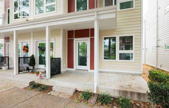 1206 Porter St