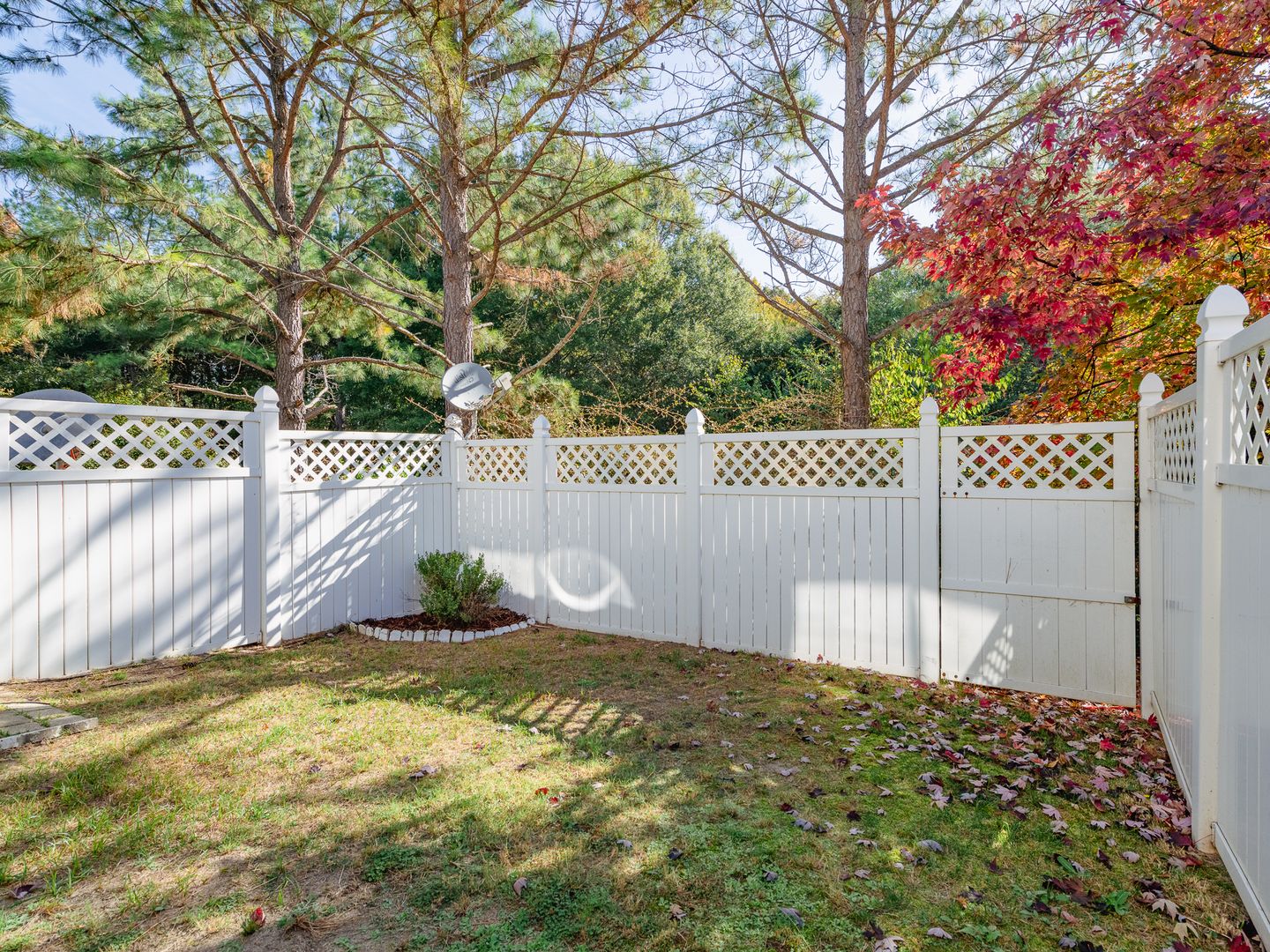 Super Townhouse with 2 MASTER BEDROOMS!