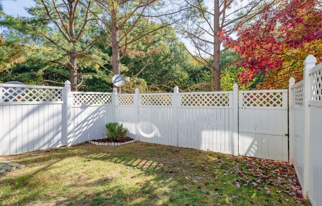 Super Townhouse with 2 MASTER BEDROOMS!