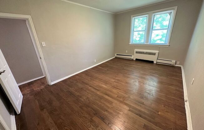 3 beds, 2 baths, 1,400 sqft, $1,750, Unit Unit 3-B