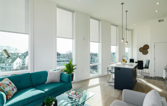 2 beds, 2 baths, 950 sqft, $1,799, Unit Unit 202