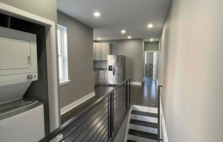2105 N 8 ST