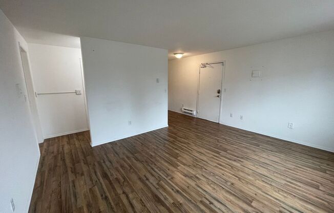 2 beds, 1 bath, 650 sqft, $1,795, Unit 06