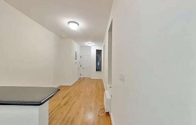 417 3 AVE