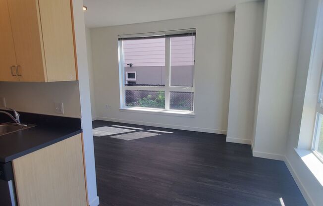 Studio, 1 bath, 362 sqft, $1,550, Unit 104
