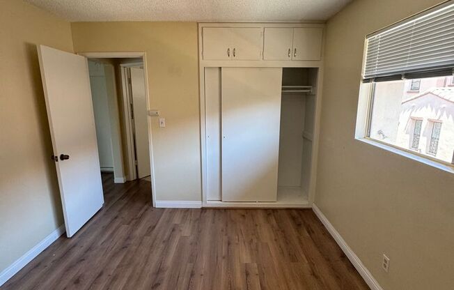 1 bed, 1 bath, 700 sqft, $1,800