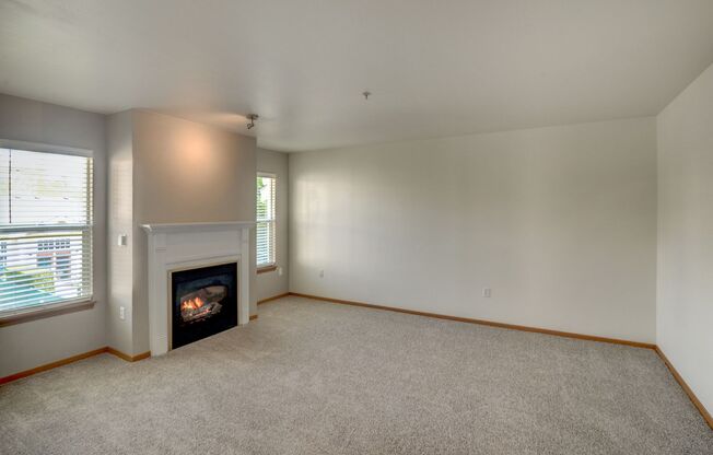 1 bed, 1 bath, 811 sqft, $1,595, Unit F304