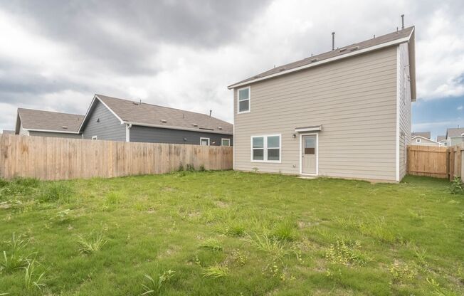 4 beds, 2.5 baths, $1,700