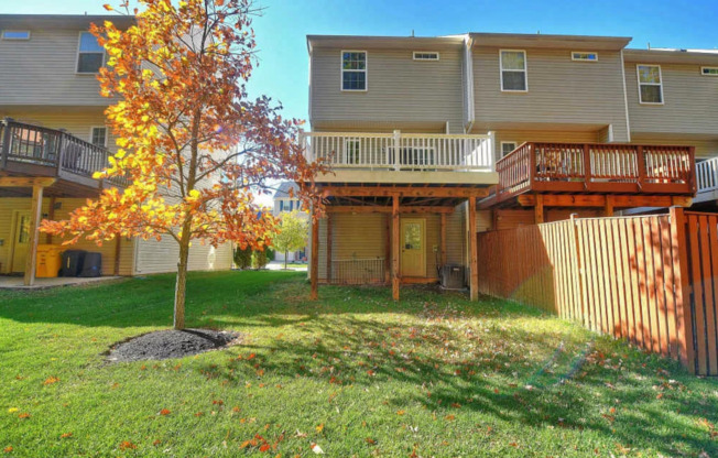 Beautiful End-Unit Townhome in Tanyard Springs!