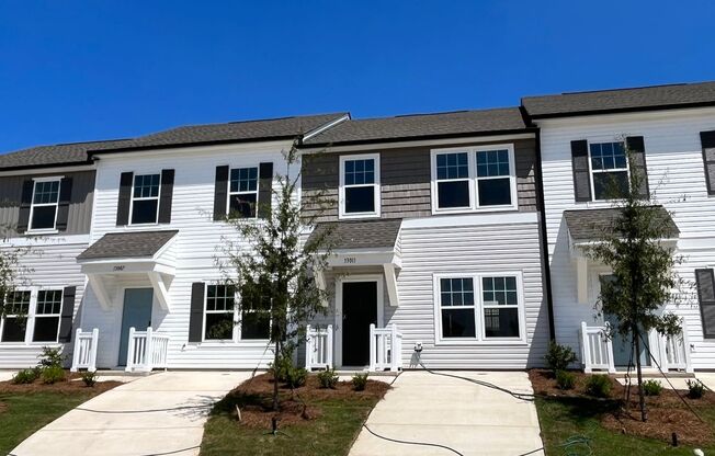 BEAUTIFUL NEW 3BD/2.5BTH Townhome - AVAILABLE NOW - Minutes to Concord Mills