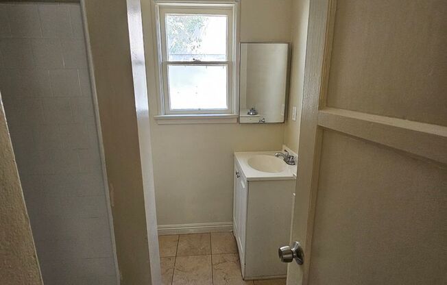 Studio, 1 bath, $1,550, Unit 621-09