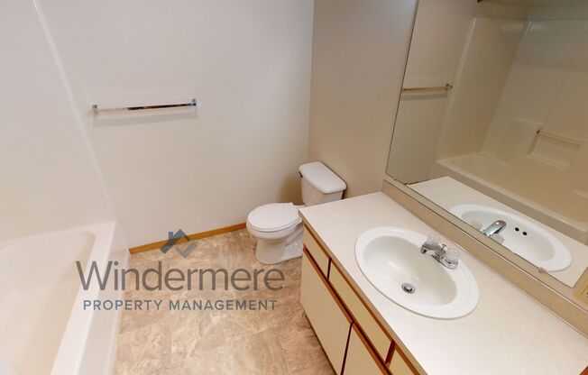 2 beds, 1 bath, 828 sqft, $1,095, Unit 68