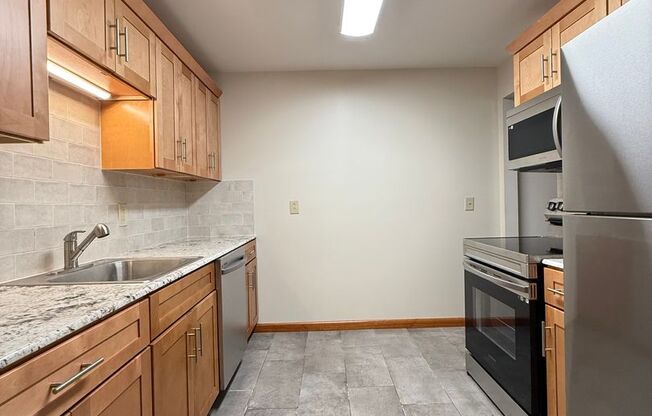 1 bed, 1 bath, 750 sqft, $1,275, Unit 185-2