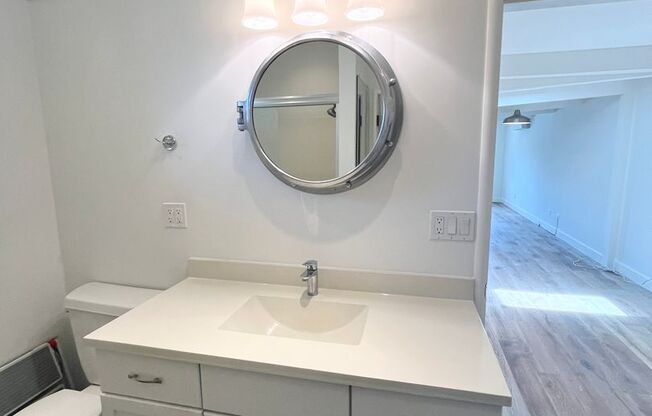 Waterfront Cottage in San Rafael! Utilities Included