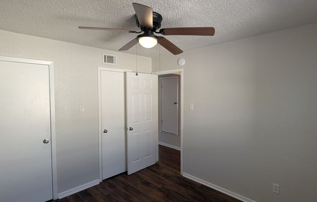 2 beds, 1 bath, 638 sqft, $708, Unit Whispering Hills 213