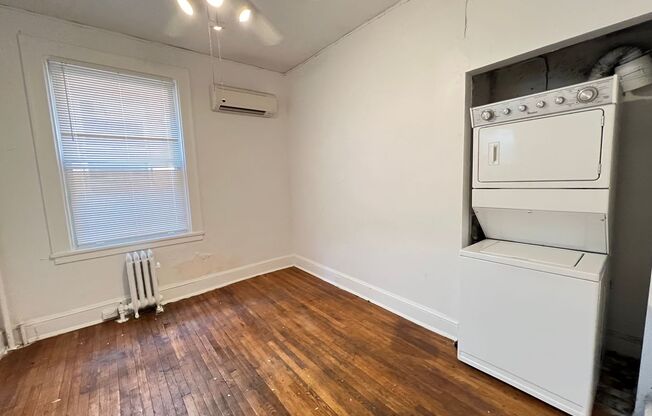 3 beds, 1 bath, 1,000 sqft, $2,100, Unit 3029 N. Calvert St. D3