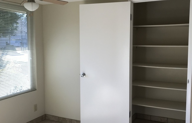 3 beds, 2 baths, 1,050 sqft, $1,895