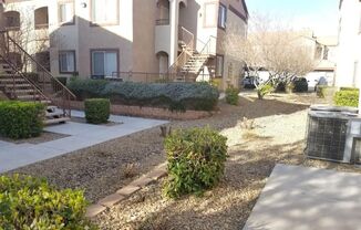 COME SEE THIS CUTE CONDO!