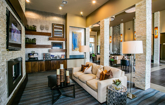 Clubhouse Lounge for Residents at Apartments near Energy Corridor