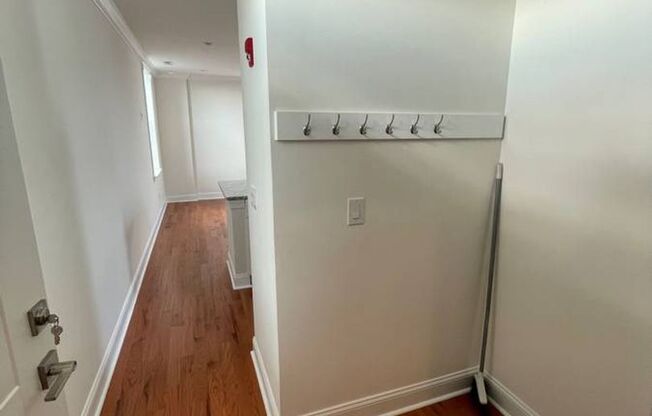 2 beds, 1 bath, 1,000 sqft, $1,850, Unit 3