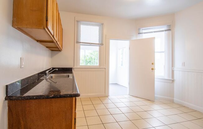 2 beds, 1 bath, $2,895, Unit 43