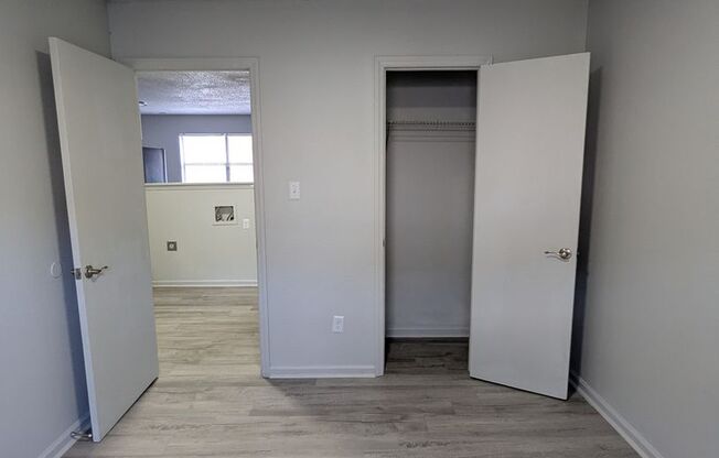 2 beds, 1 bath, 855 sqft, $1,099, Unit 3364-06