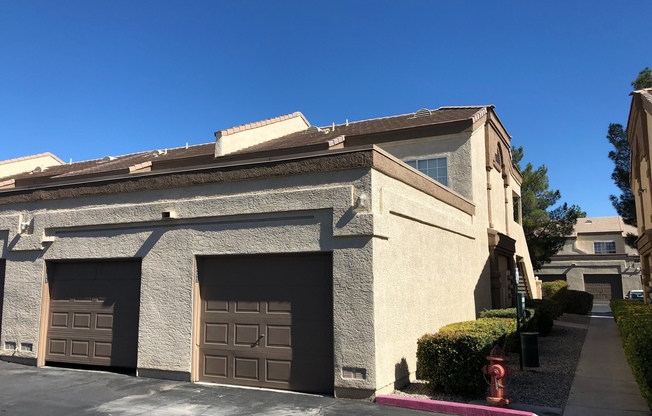 Fantastic 2 Bedroom Condo with Attached Garage