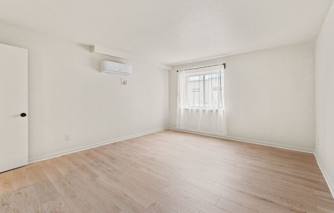 1 bed, 1 bath, 700 sqft, $875, Unit 203